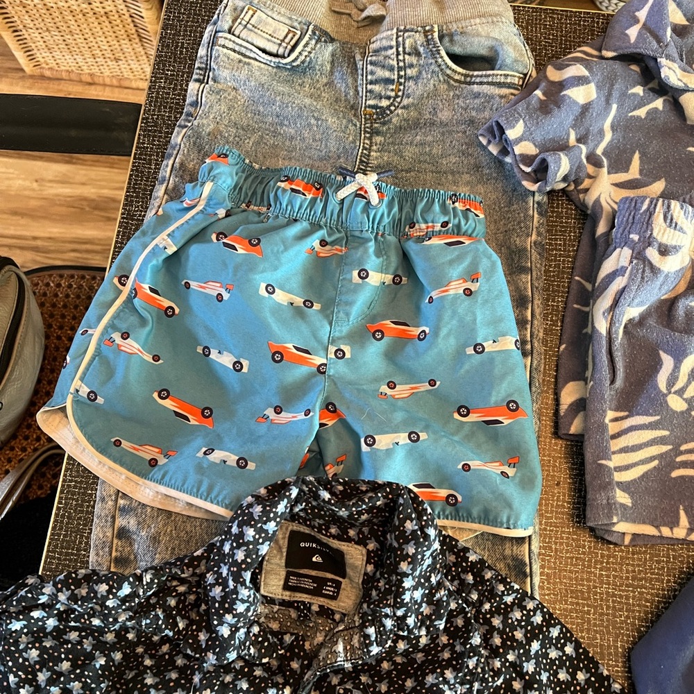 Assorted Boys 4T bundle - Picture 5 of 6